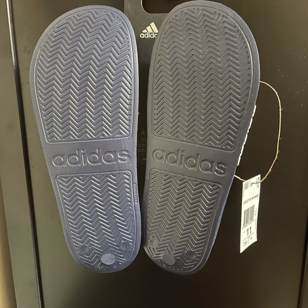 💥💥💥SOLD💥💥💥ADIDAS MEN’S SLIDES SANDALS SIZE 11 NWT - Picture 4 of 4